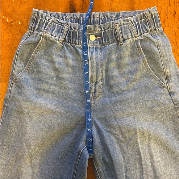 American Eagle Outfitters “Baggy Mom Jean” - Size 8 - Picture 12 of 14